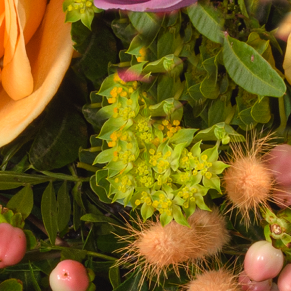 floraprima Premiumstrauß Frühlingskind mit Premiumvase & Ferrero Giotto 3er
