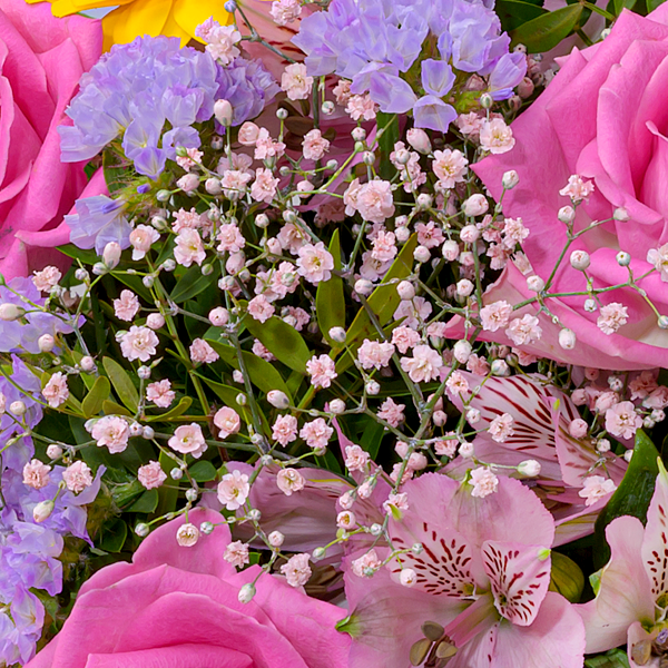 floraprima Blumenstrauß Farbentanz mit Vase & Ferrero Giotto 3er Kauf eins, bekomm eins gratis