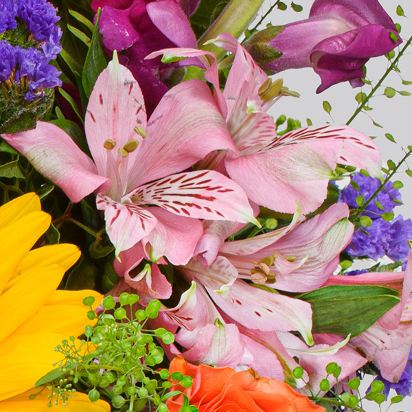 floraprima Premiumstrauß Große Freude mit Premiumvase & Ferrero Giotto 3er Fabrikladen