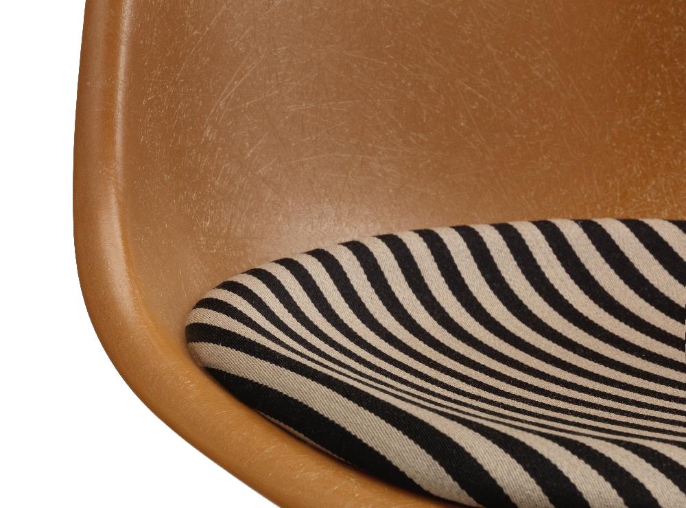 Seipp Eames Fiberglass Side Chair La Fonda Produkte Wohnen Stühle Bestseller